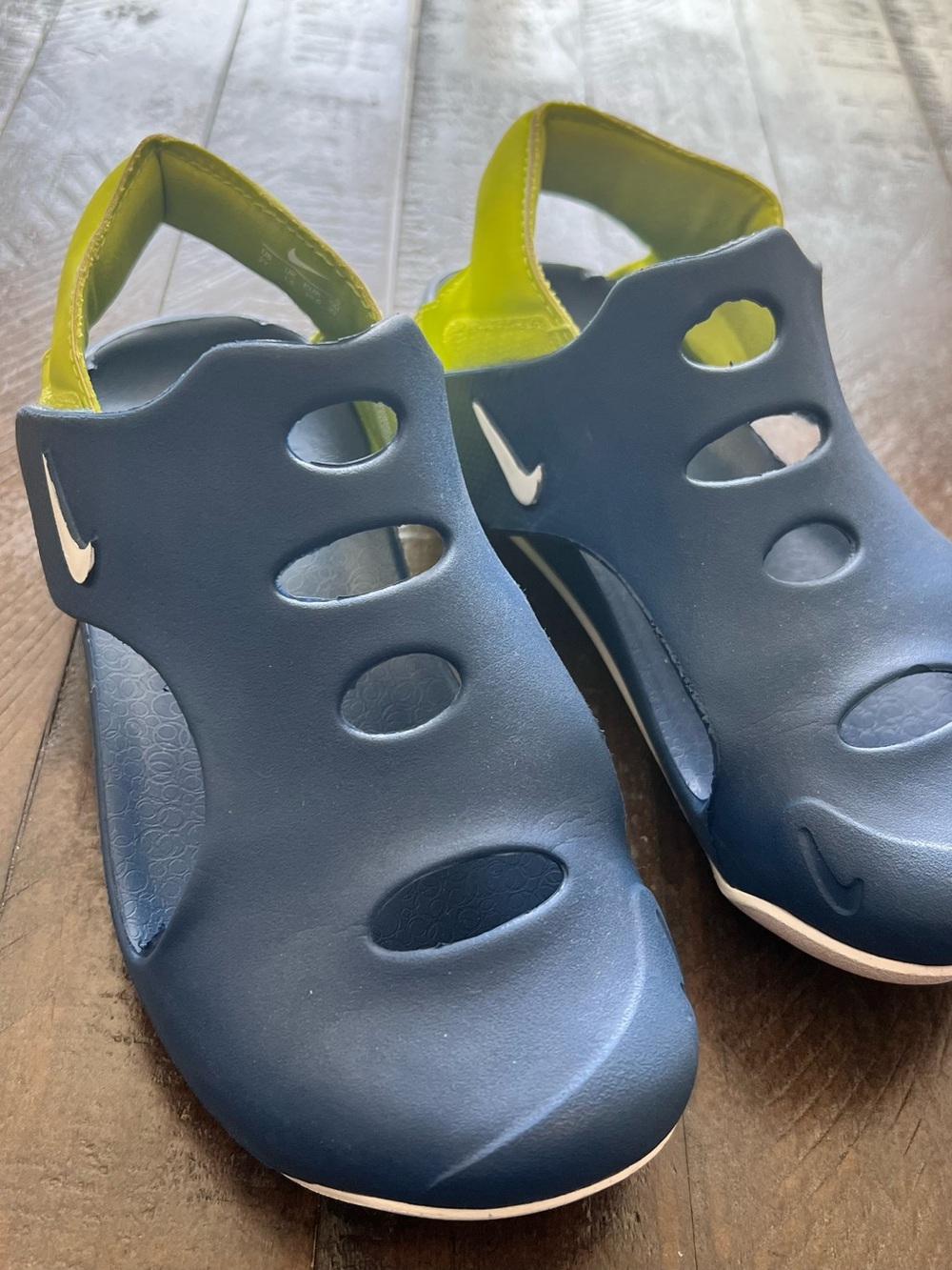 Nike Sandals Sunray Protect 3 Youth Size 2 •2Y Water Shoes